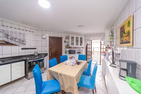 Casa para alugar com 300m², 6 quartos e 5 vagasCozinha