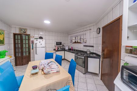 Casa para alugar com 300m², 6 quartos e 5 vagasCozinha