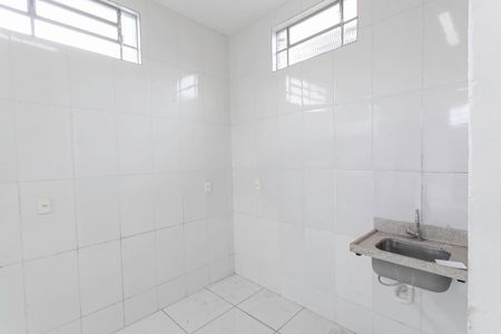 Cozinha de kitnet/studio para alugar com 1 quarto, 84m² em Arvoredo, Contagem