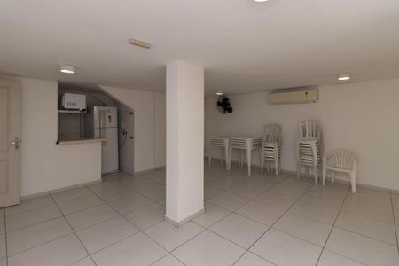 Apartamento à venda com 50m², 2 quartos e 1 vaga Apartamento à venda com 50m², 2 quartos e 1 vagaÁrea comum - Salão de festas