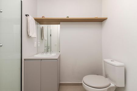 Apartamento para alugar com 34m², 2 quartos e sem vaga Apartamento para alugar com 34m², 2 quartos e sem vagaBanheiro Social