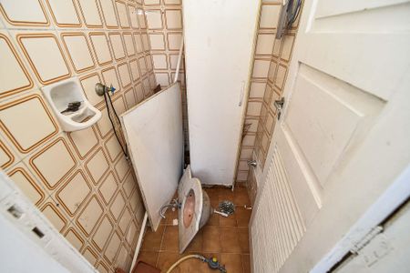 Apartamento à venda com 69m², 2 quartos e 1 vaga Apartamento à venda com 69m², 2 quartos e 1 vagaBanheiro de serviço