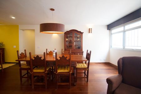 Apartamento para alugar com 144m², 3 quartos e 2 vagas