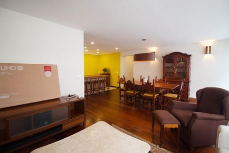 Apartamento para alugar com 144m², 3 quartos e 2 vagas