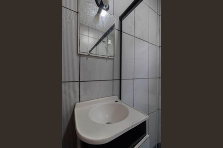 Casa para alugar com 90m², 2 quartos e 1 vaga Casa para alugar com 90m², 2 quartos e 1 vagaBanheiro