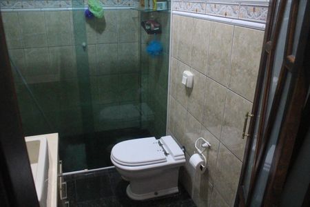 Casa à venda com 117m², 2 quartos e 1 vagaBanheiro 2