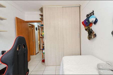 Apartamento à venda com 95m², 3 quartos e 2 vagasQuarto 2