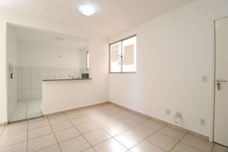 Sala de apartamento para alugar com 2 quartos, 48m² em Santa Mônica, Uberlândia