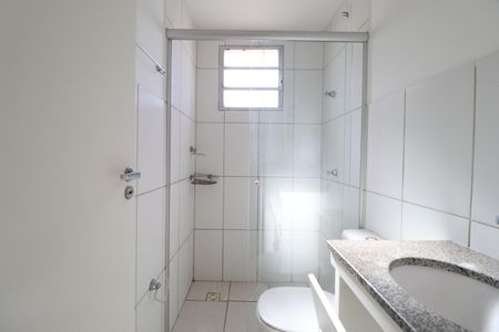 Banheiro Social de apartamento para alugar com 2 quartos, 48m² em Santa Mônica, Uberlândia