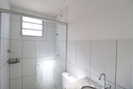 Banheiro Social de apartamento para alugar com 2 quartos, 48m² em Santa Mônica, Uberlândia