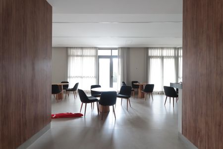 Apartamento para alugar com 70m², 2 quartos e 1 vagaÁrea comum - Salão de festas