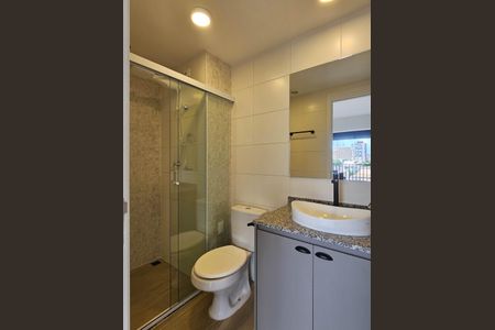 Banheiro de kitnet/studio para alugar com 1 quarto, 31m² em Pompeia, São Paulo