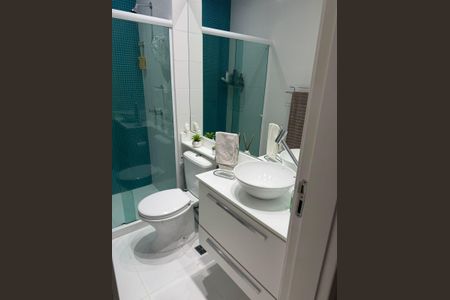 Casa de condomínio à venda com 117m², 4 quartos e 2 vagasBanheiro