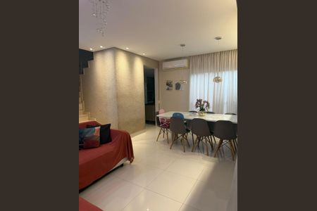 Sala de casa de condomínio à venda com 4 quartos, 117m² em Freguesia (Jacarepaguá), Rio de Janeiro