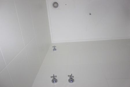 Apartamento para alugar com 110m², 3 quartos e 2 vagasBanheiro da lavanderia