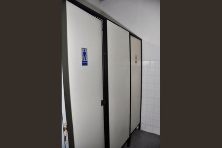 Casa à venda com 468m², 3 quartos e 6 vagas Casa à venda com 468m², 3 quartos e 6 vagasDetalhe - Banheiro - Área de Serviço