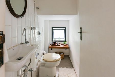 Lavabo de casa de condomínio à venda com 3 quartos, 200m² em Jardim das Vertentes, São Paulo