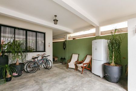 Casa de condomínio à venda com 200m², 3 quartos e 1 vagaGaragem