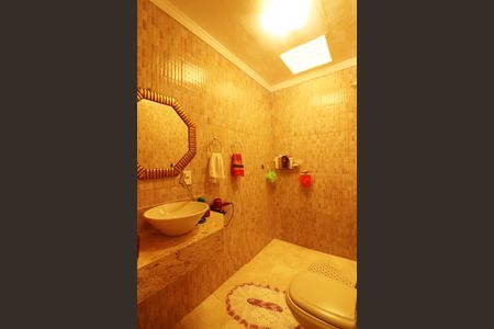 Casa à venda com 155m², 2 quartos e 2 vagasBanheiro Social