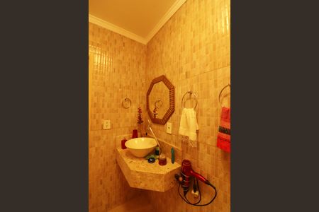 Casa à venda com 155m², 2 quartos e 2 vagasBanheiro Social