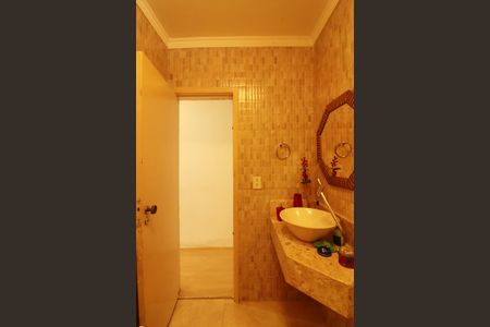 Casa à venda com 155m², 2 quartos e 2 vagasBanheiro Social