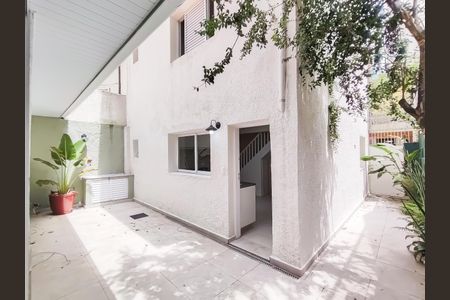 Casa à venda com 126m², 3 quartos e 1 vaga Casa à venda com 126m², 3 quartos e 1 vagaQuintal