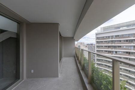 Apartamento à venda com 291m², 3 quartos e 4 vagasVaranda da Suíte 3