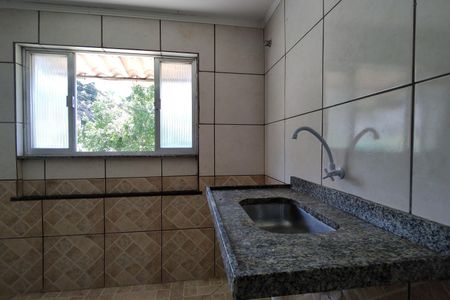 Sala/Cozinha de kitnet/studio para alugar com 1 quarto, 30m² em Jacarepaguá, Rio de Janeiro