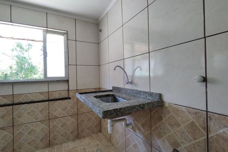 Sala/Cozinha de kitnet/studio para alugar com 1 quarto, 30m² em Jacarepaguá, Rio de Janeiro