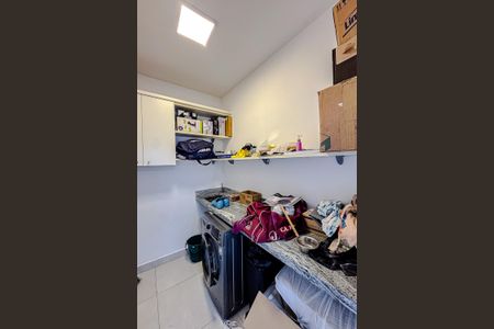 Apartamento à venda com 90m², 2 quartos e 1 vaga Apartamento à venda com 90m², 2 quartos e 1 vagaÁrea de Serviço