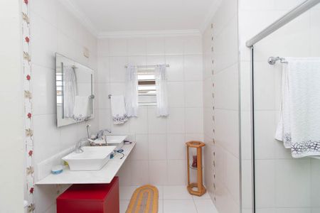 Casa à venda com 135m², 3 quartos e 2 vagasBanheiro da Suíte 2