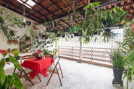 Casa à venda com 135m², 3 quartos e 2 vagasVaranda