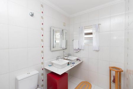 Casa à venda com 135m², 3 quartos e 2 vagasBanheiro da Suíte 2