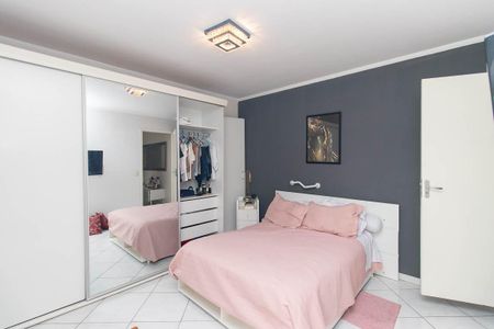 Casa à venda com 135m², 3 quartos e 2 vagasQuarto Suíte 1