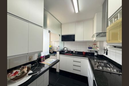 Apartamento à venda com 80m², 3 quartos e 2 vagasCozinha