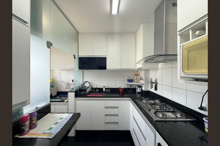 Apartamento à venda com 80m², 3 quartos e 2 vagasCozinha