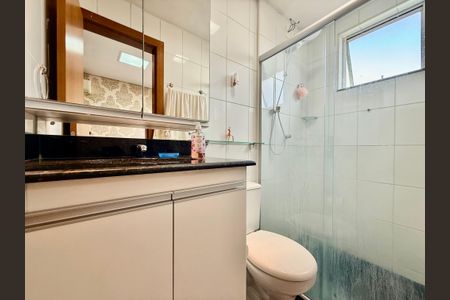 Apartamento à venda com 80m², 3 quartos e 2 vagasBanheiro