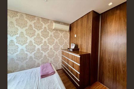Apartamento à venda com 80m², 3 quartos e 2 vagasQuarto