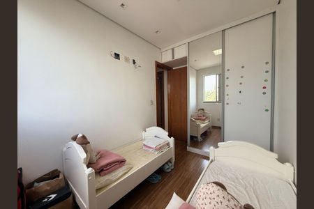 Apartamento à venda com 80m², 3 quartos e 2 vagasQuarto