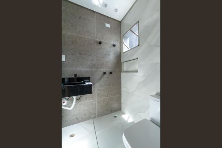 Casa para alugar com 156m², 3 quartos e 4 vagasBanheiro Social