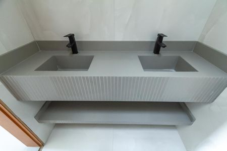 Casa para alugar com 156m², 3 quartos e 4 vagasBanheiro da Suíte