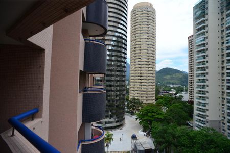 Apartamento para alugar com 65m², 1 quarto e 1 vagaVaranda