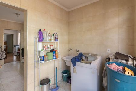 Casa à venda com 115m², 5 quartos e 1 vagaÁrea de Serviço