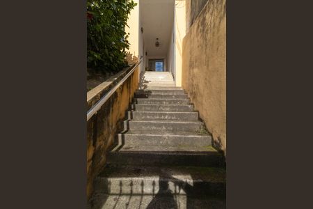 Casa à venda com 115m², 5 quartos e 1 vagaEscada