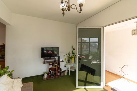 Casa à venda com 115m², 5 quartos e 1 vagaSala