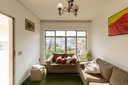 Casa à venda com 115m², 5 quartos e 1 vagaSala