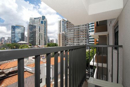 Varanda de kitnet/studio para alugar com 1 quarto, 27m² em Pinheiros, São Paulo