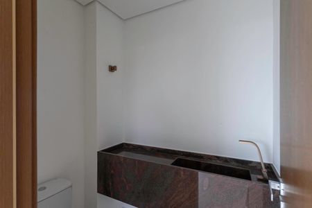 Apartamento à venda com 158m², 4 quartos e 4 vagas Apartamento à venda com 158m², 4 quartos e 4 vagasLavabo