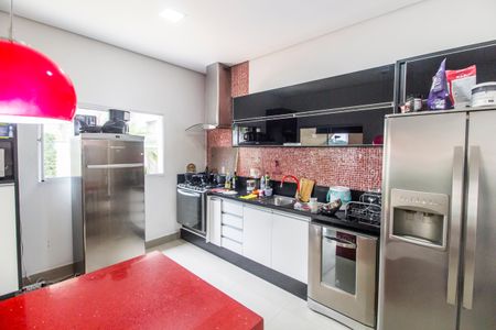 Casa de condomínio à venda com 320m², 4 quartos e 4 vagas Casa de condomínio à venda com 320m², 4 quartos e 4 vagasCozinha