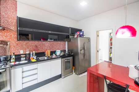 Casa de condomínio à venda com 320m², 4 quartos e 4 vagas Casa de condomínio à venda com 320m², 4 quartos e 4 vagasCozinha